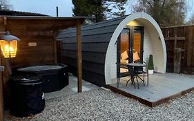 Cozy Haven Glamping Pod 1With Hot Tub & Cold Shower